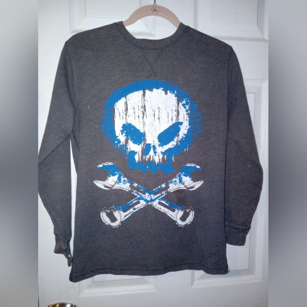 LONG SLEEVE THERMAL SHIRT. FADED GLORY BRAND. SIZE X LARGE. SKULL ON FRONT.